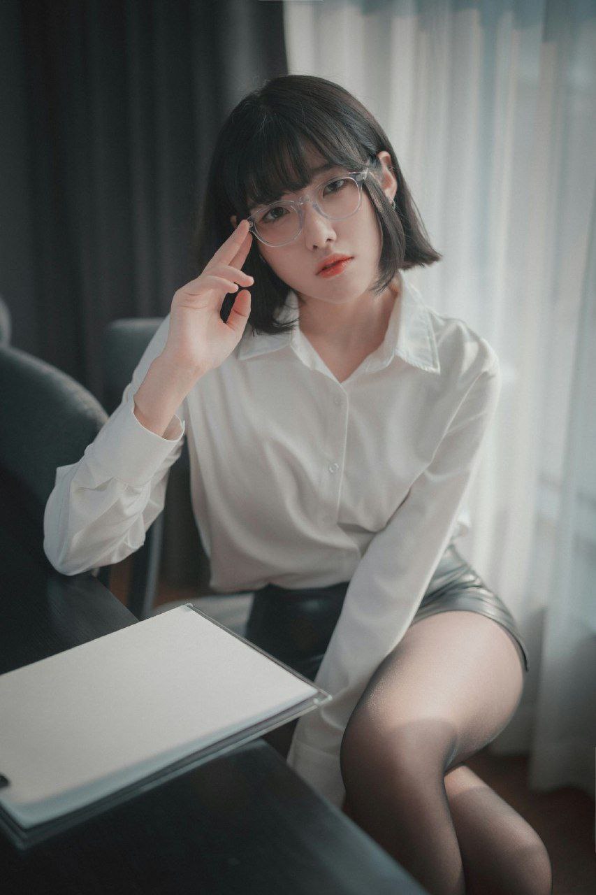  国产成人在线免费公开视频_欧美精品一区二区三区在线_她越哭他撞得越凶古言_欧美人妻自拍人爱