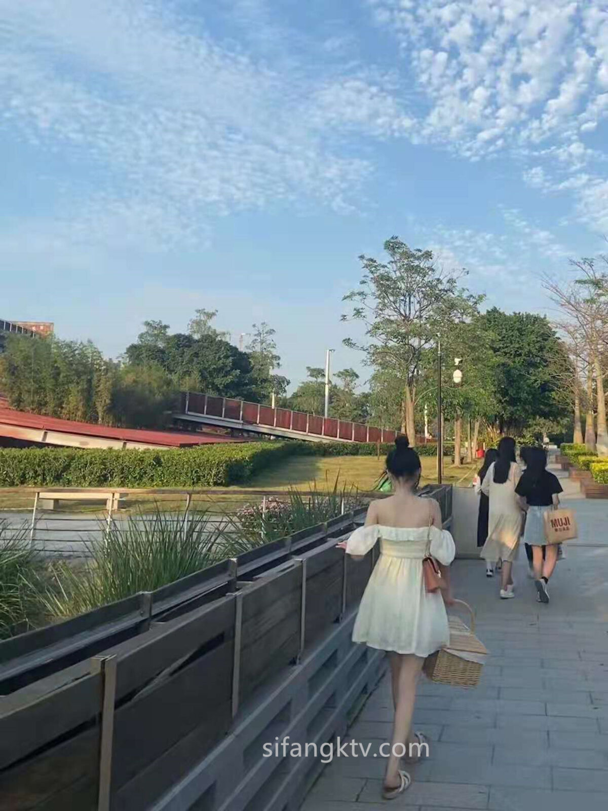 亚洲AV成人片色在线观看高潮,中文字幕一区二区三区精华液,性生交大片免费看狂欲,国产一区二区在线观看免费